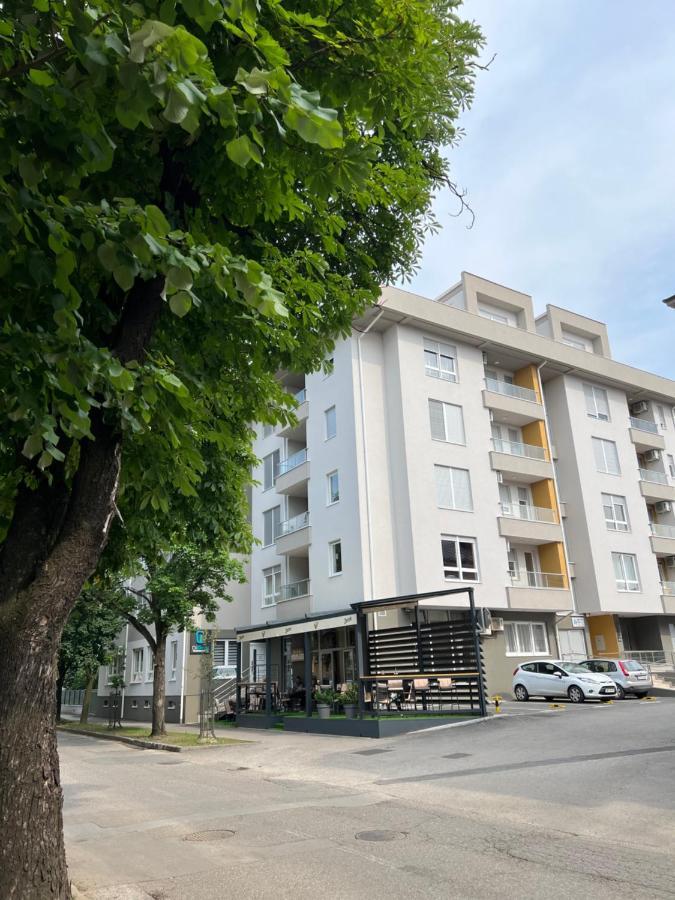 Lilly Lux Apartman Bijeljina Kültér fotó